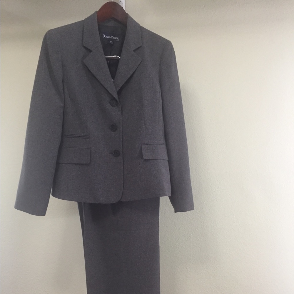 Women’s 2 piece pant suit